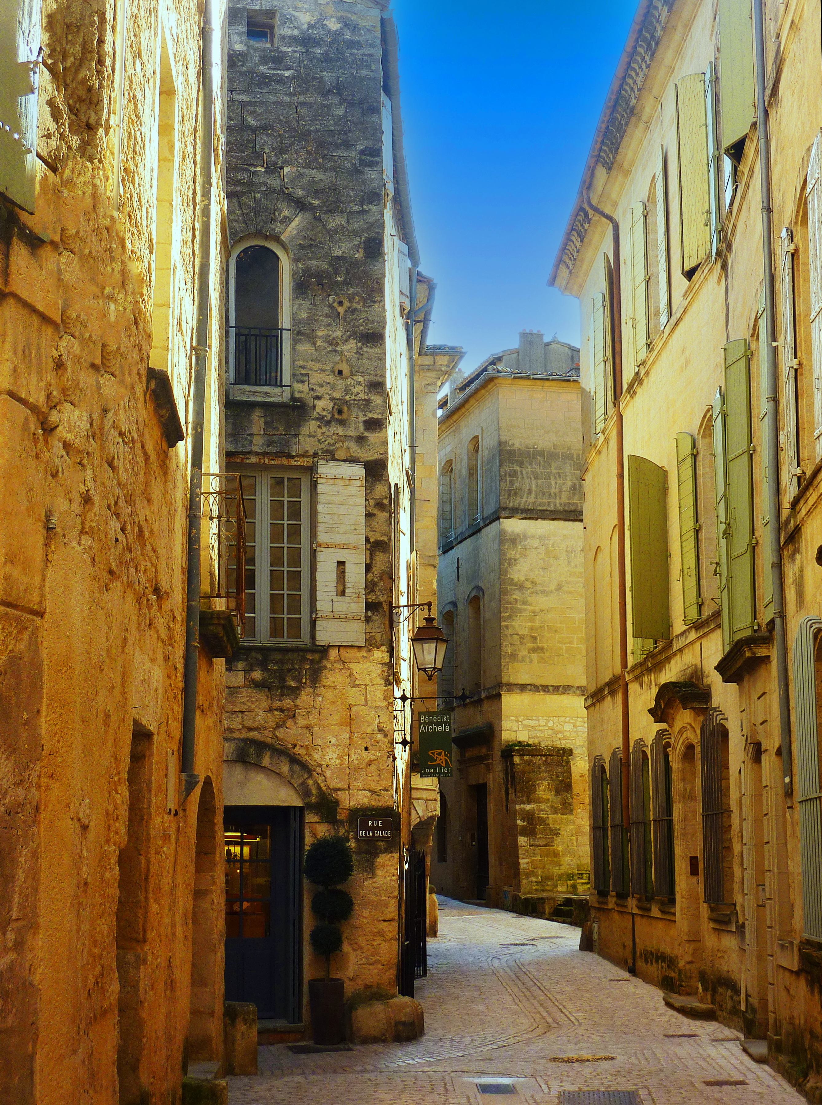 Tod in Uzès, ein Krimi von Doris Kneller